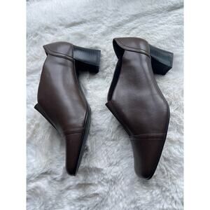 Laura Scott brown booties size‎ 9